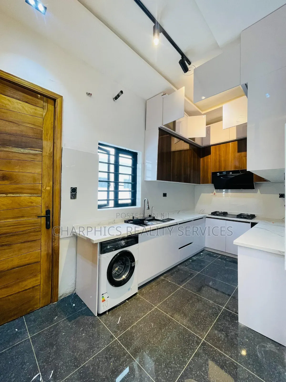 4bdrm Duplex in Ikota for sale in Ikota