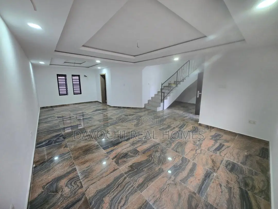 4bdrm Duplex in Ologolo for rent in Ologolo