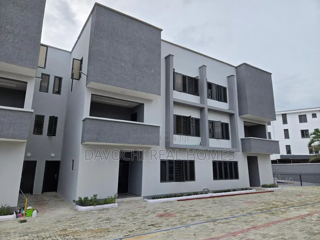 4bdrm Duplex in Ologolo for rent in Ologolo