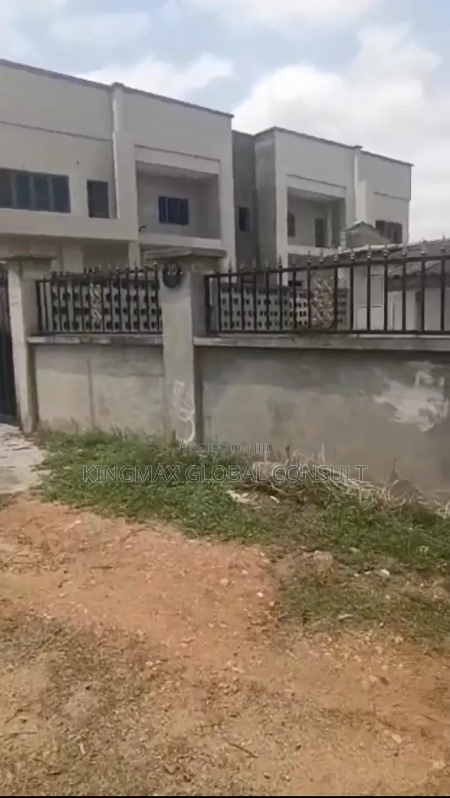 4bdrm Bungalow in Life Camp Close To for sale in Life Camp