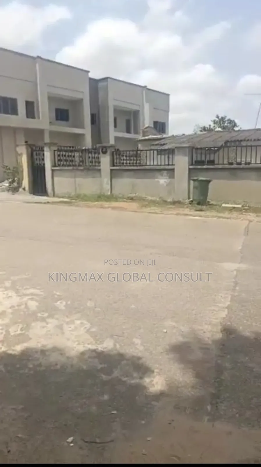4bdrm Bungalow in Life Camp Close To for sale in Life Camp