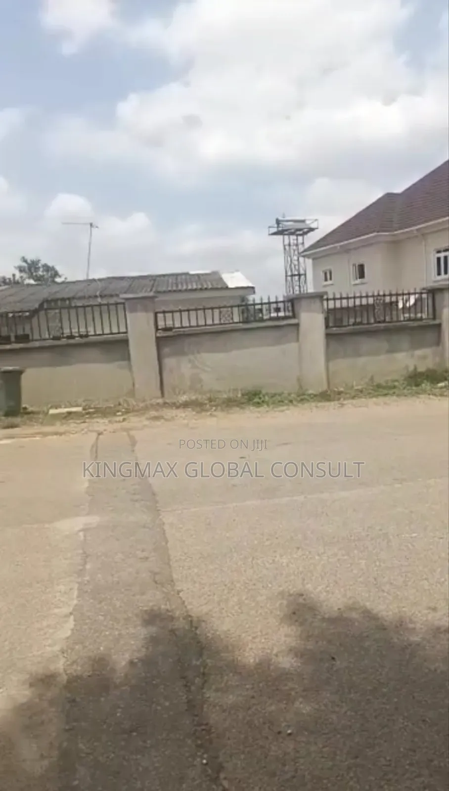 4bdrm Bungalow in Life Camp Close To for sale in Life Camp