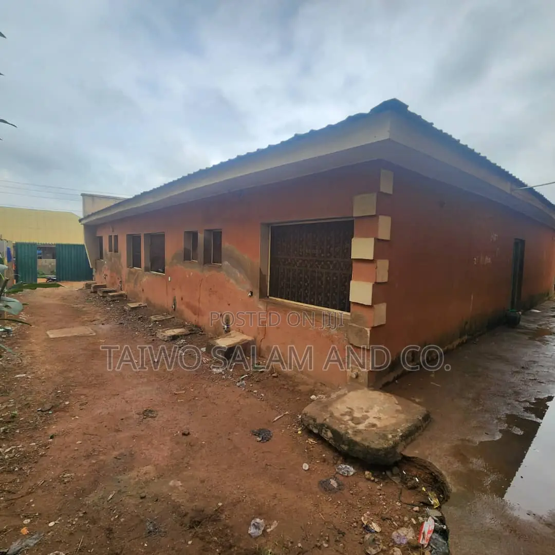 1bdrm House in Ogbomosho North for sale in Ogbomosho North
