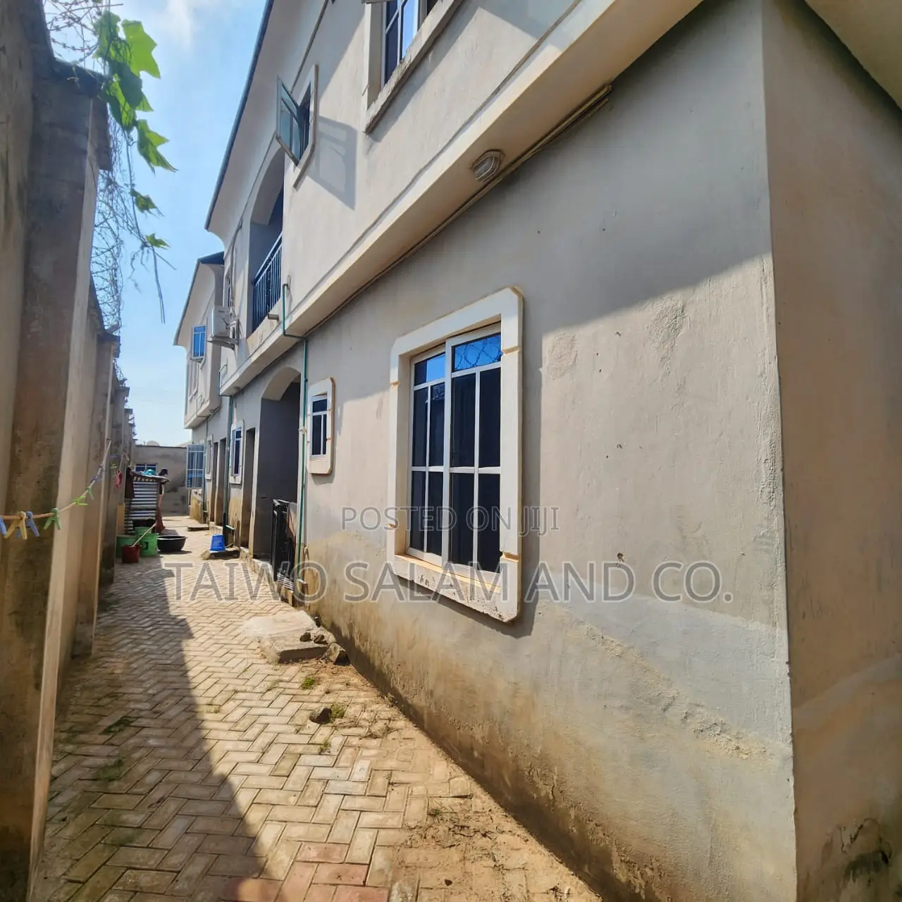 3bdrm Block of Flats in Akobo for sale in Akobo