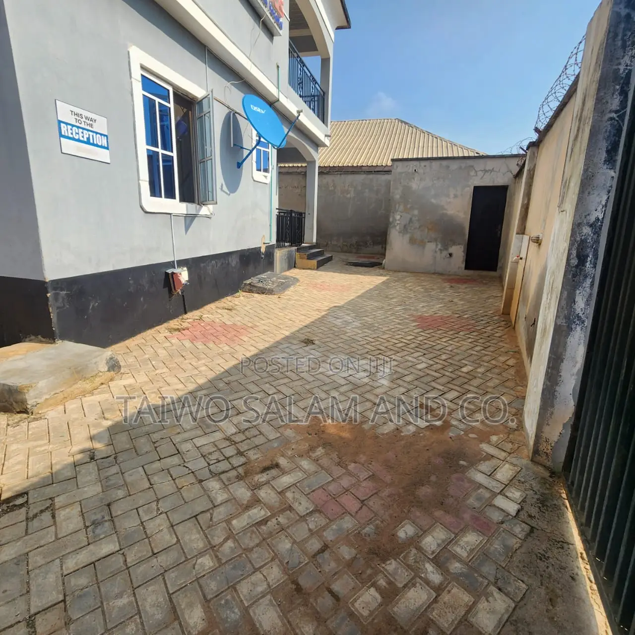3bdrm Block of Flats in Akobo for sale in Akobo