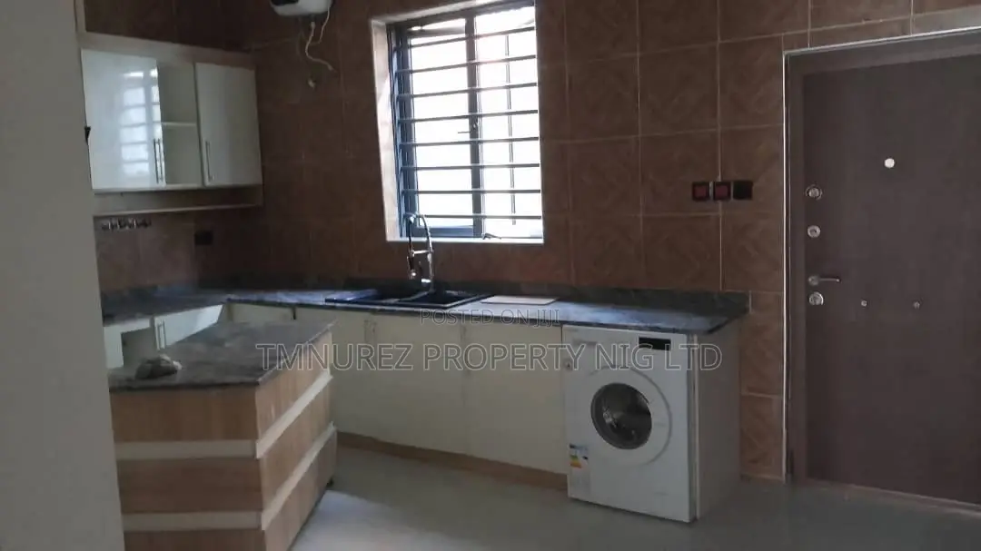 5bdrm Duplex in Orchid, Chevron for rent in Chevron