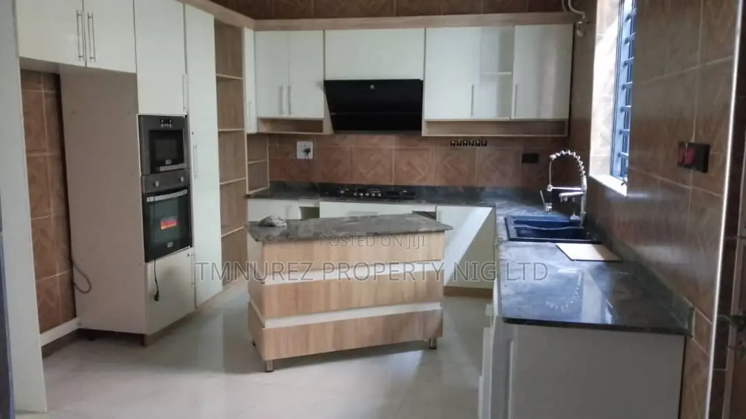 5bdrm Duplex in Orchid, Chevron for rent in Chevron