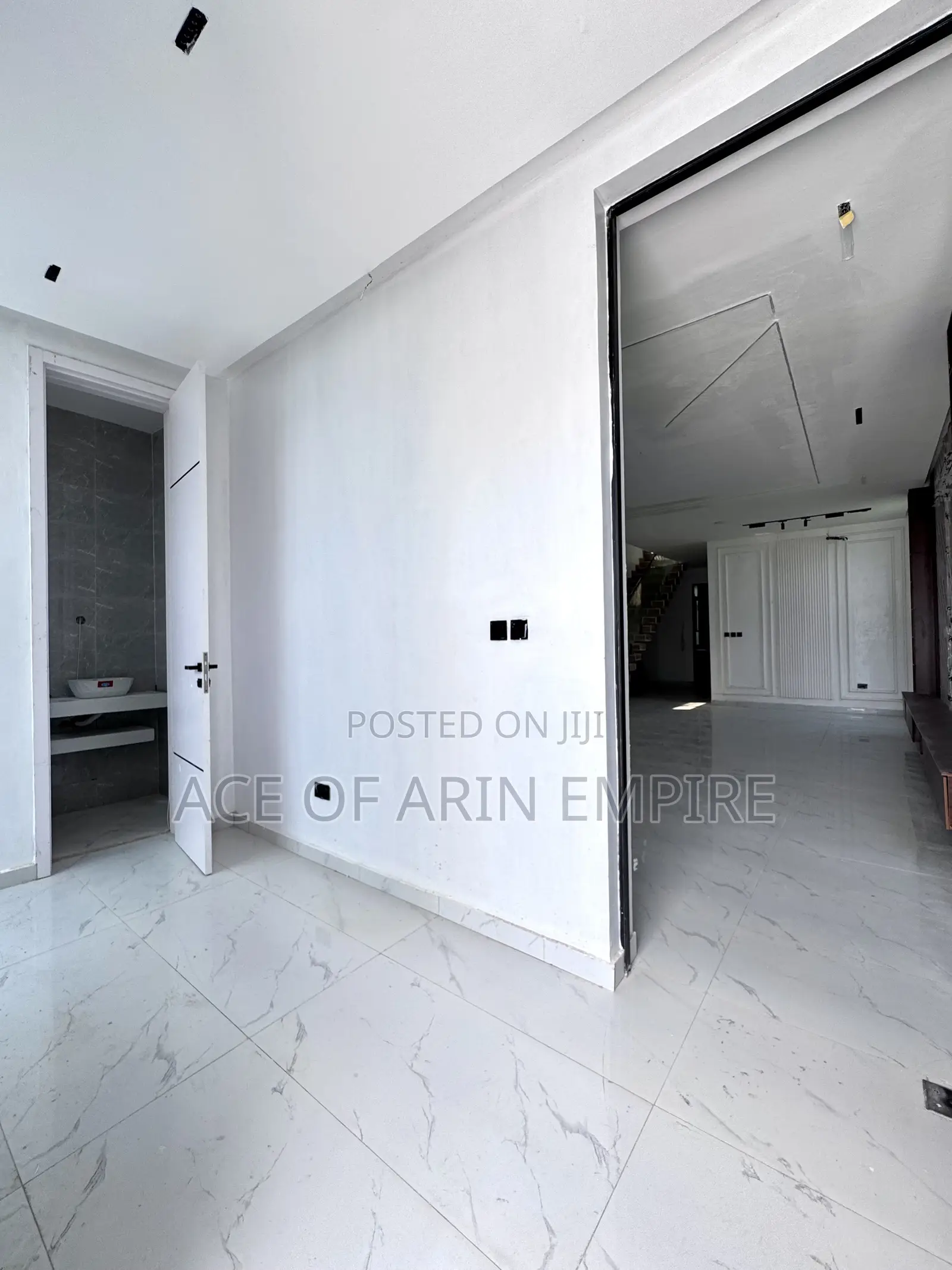 5bdrm Duplex in Orchid, Ikota for sale in Ikota