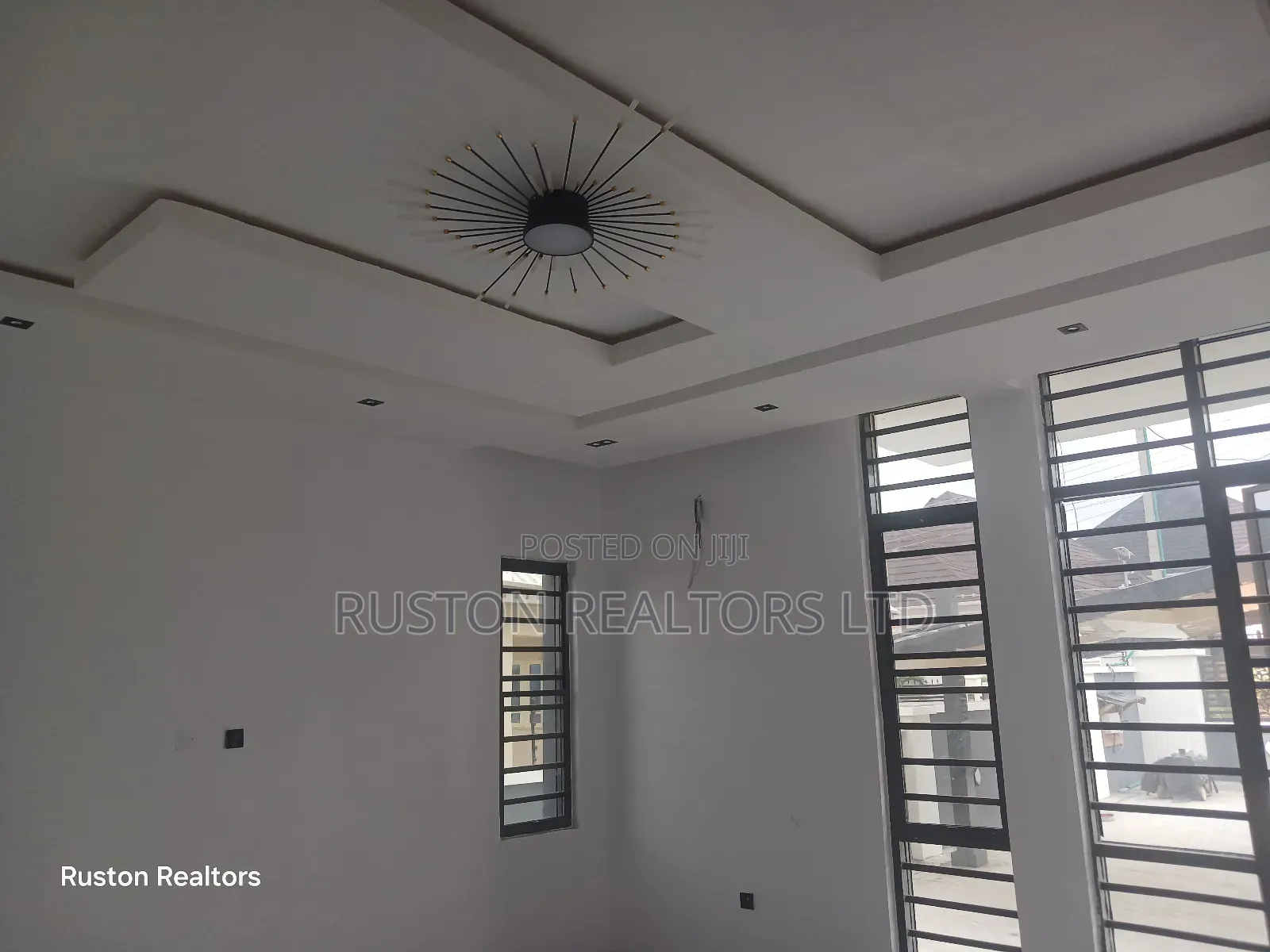 5bdrm Duplex in Akobo for sale in Akobo