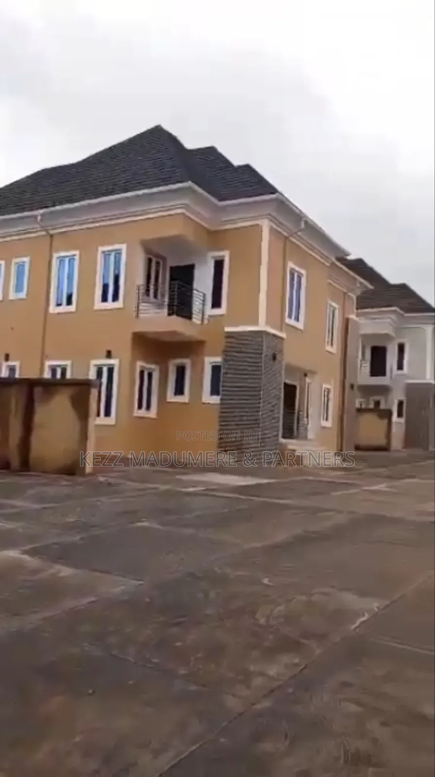 13bdrm Duplex in Independence Layout for sale in Enugu