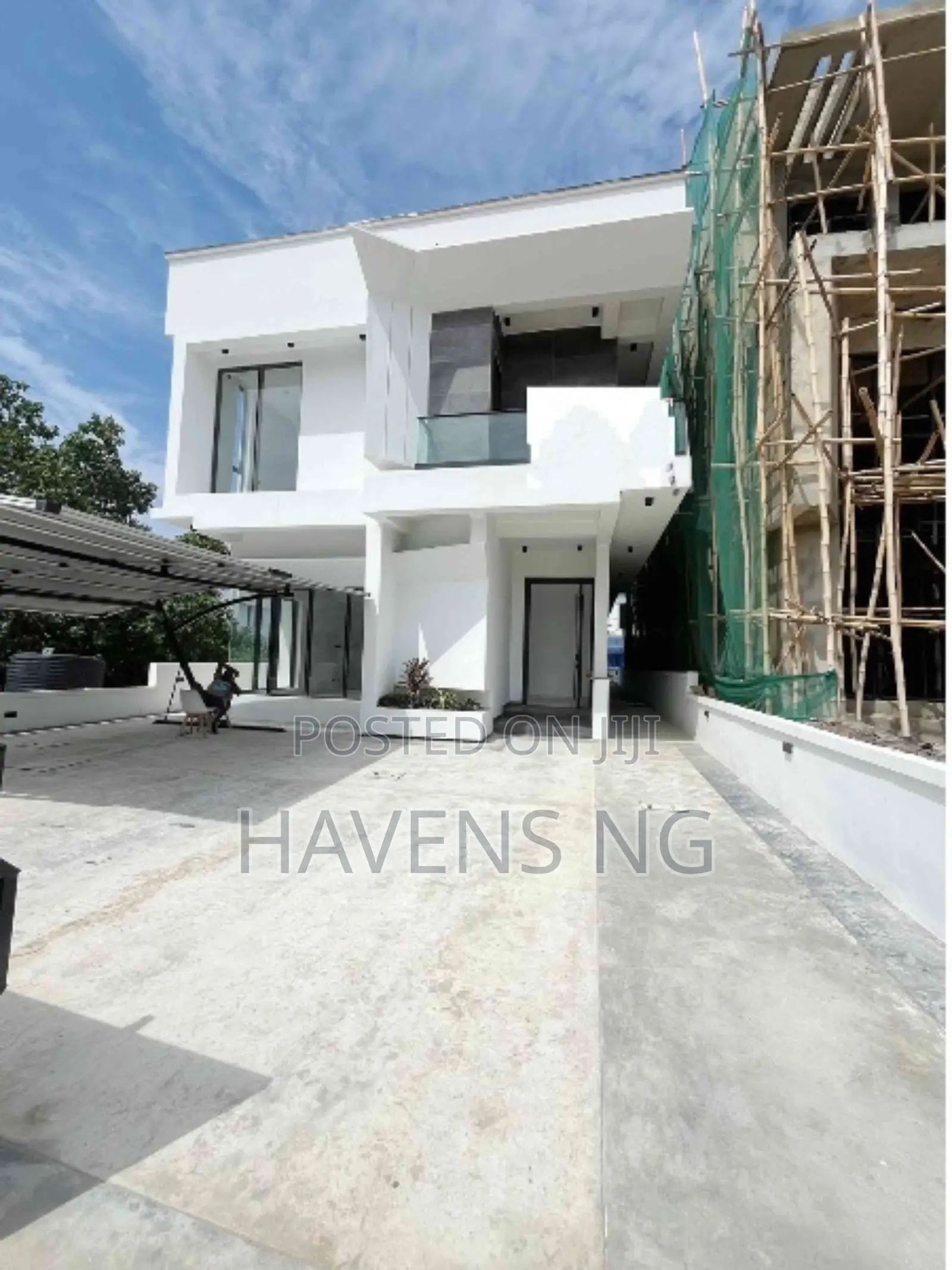 5bdrm Duplex in Ikota for sale in Ikota