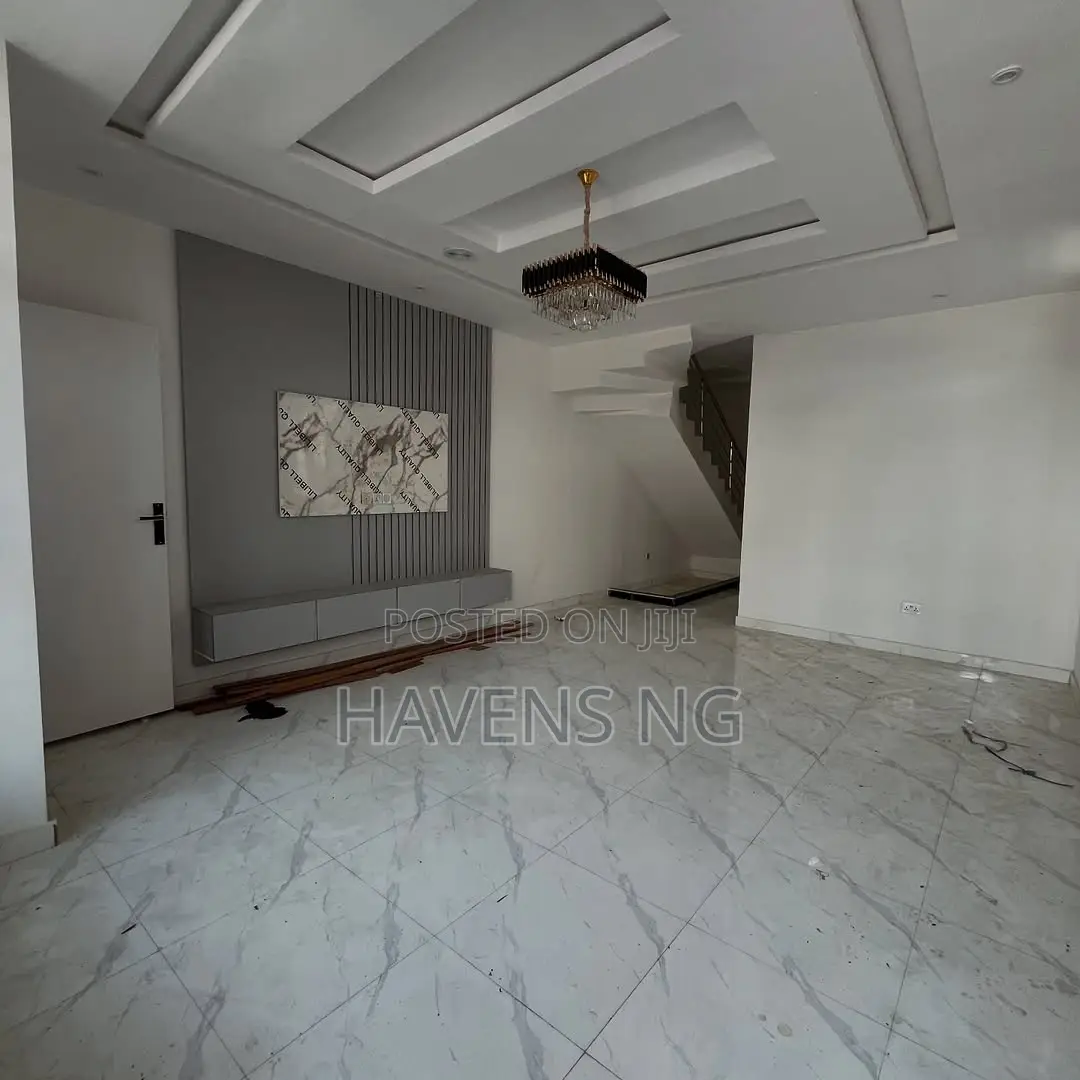 4bdrm Duplex in Ikota for sale in Ikota