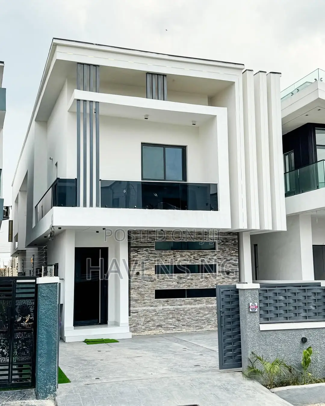 5bdrm Duplex in Ado / Ajah for sale in Ado / Ajah