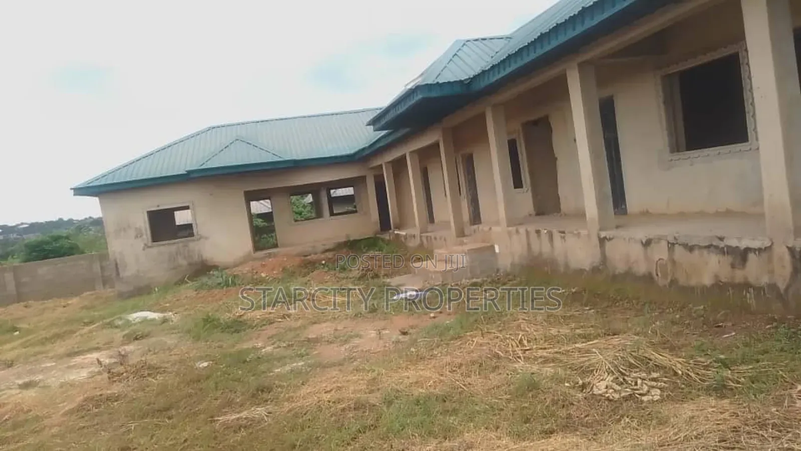 9bdrm House in Immaculate, Gberigbe for sale in Gberigbe