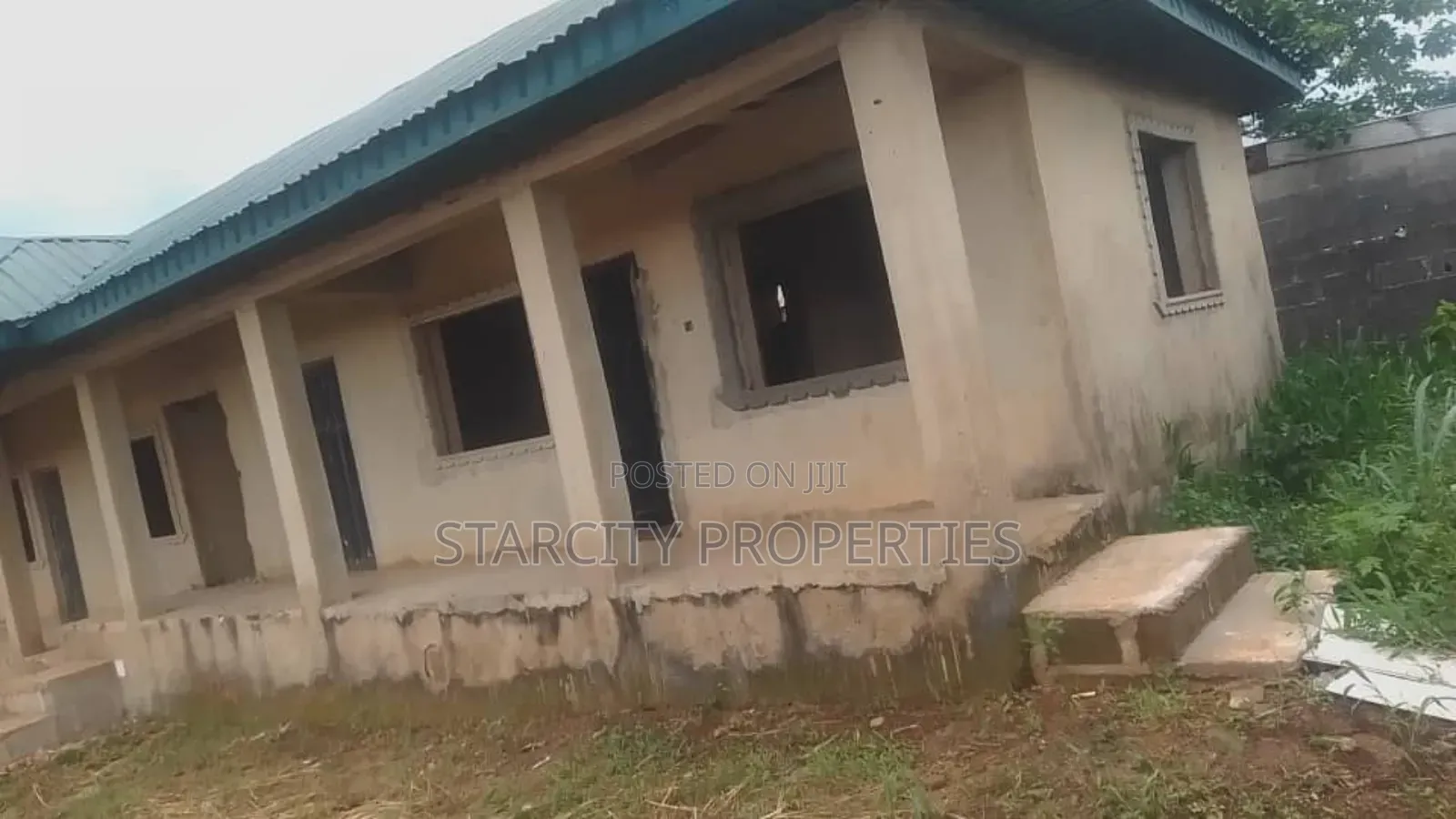 9bdrm House in Immaculate, Gberigbe for sale in Gberigbe