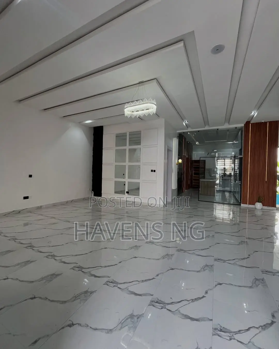 4bdrm Duplex in Chevron for sale in Chevron