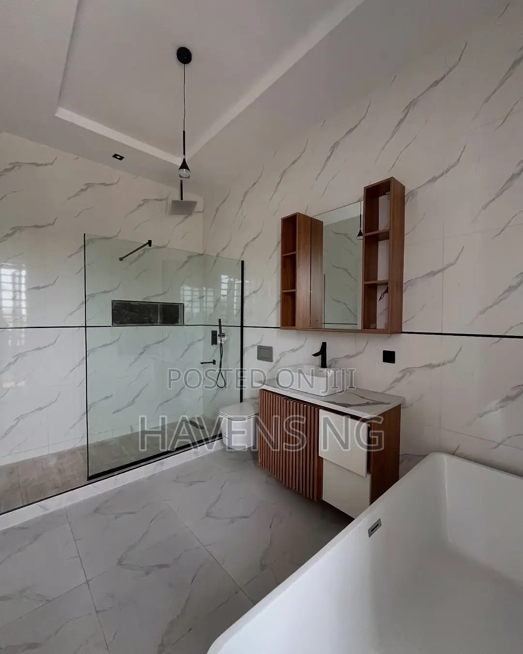 5bdrm Duplex in Ikota for sale in Ikota