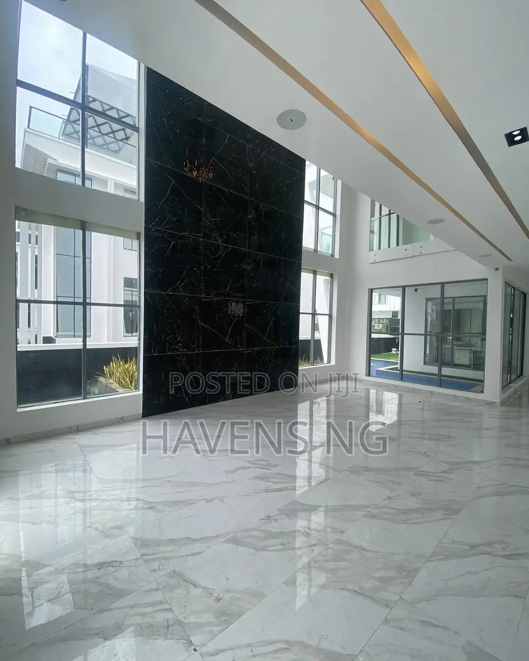 5bdrm Duplex in Osapa london for sale in Osapa london