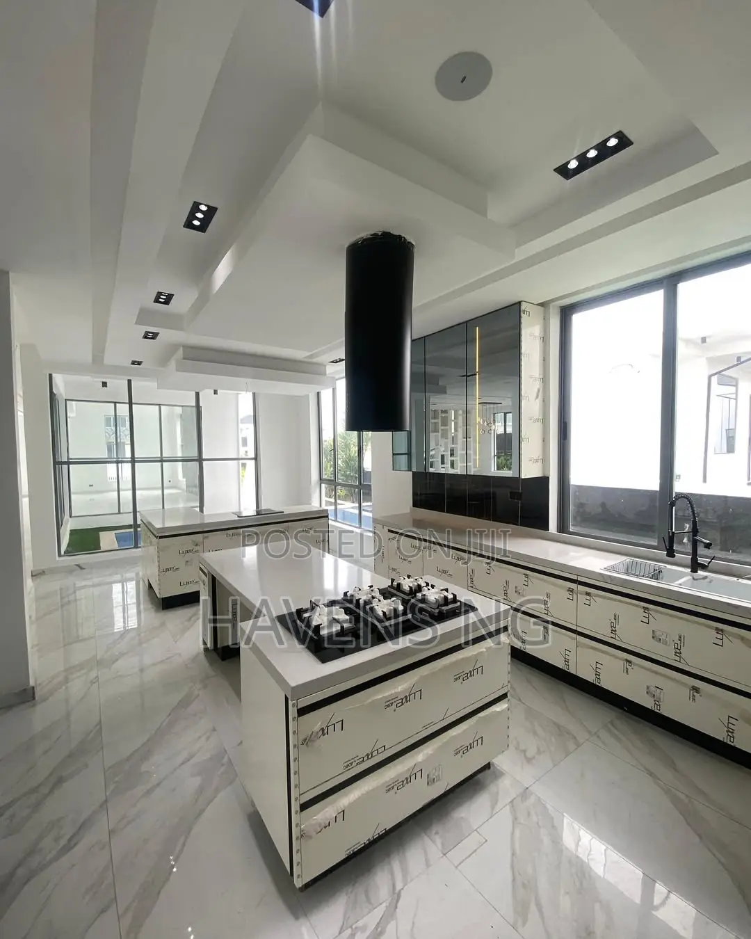 5bdrm Duplex in Osapa london for sale in Osapa london