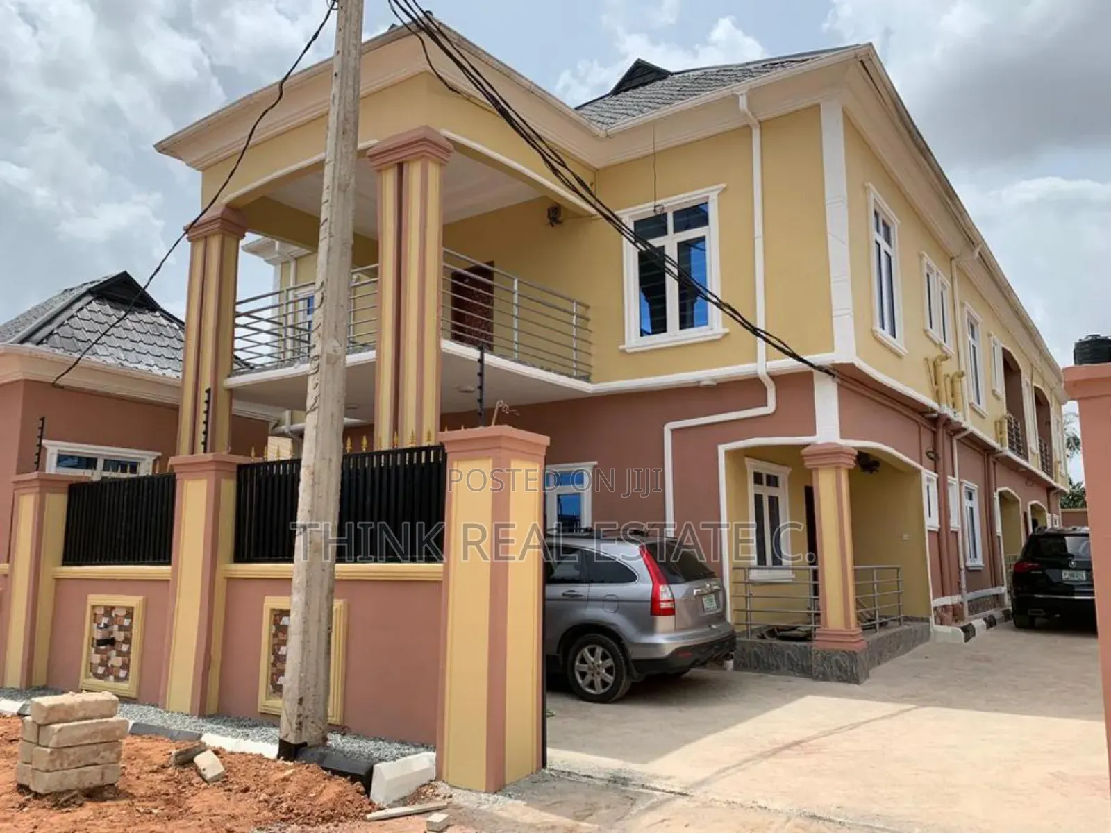 3bdrm Block of Flats in Mtn Mast,Gra, Benin City for sale in Benin City