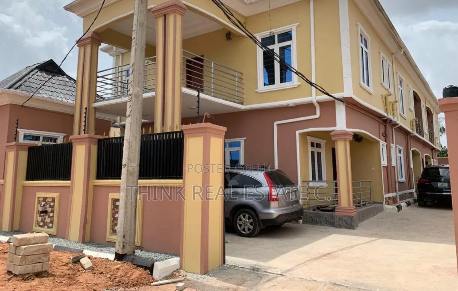 3bdrm Block of Flats in Mtn Mast,Gra, Benin City for sale in Benin City