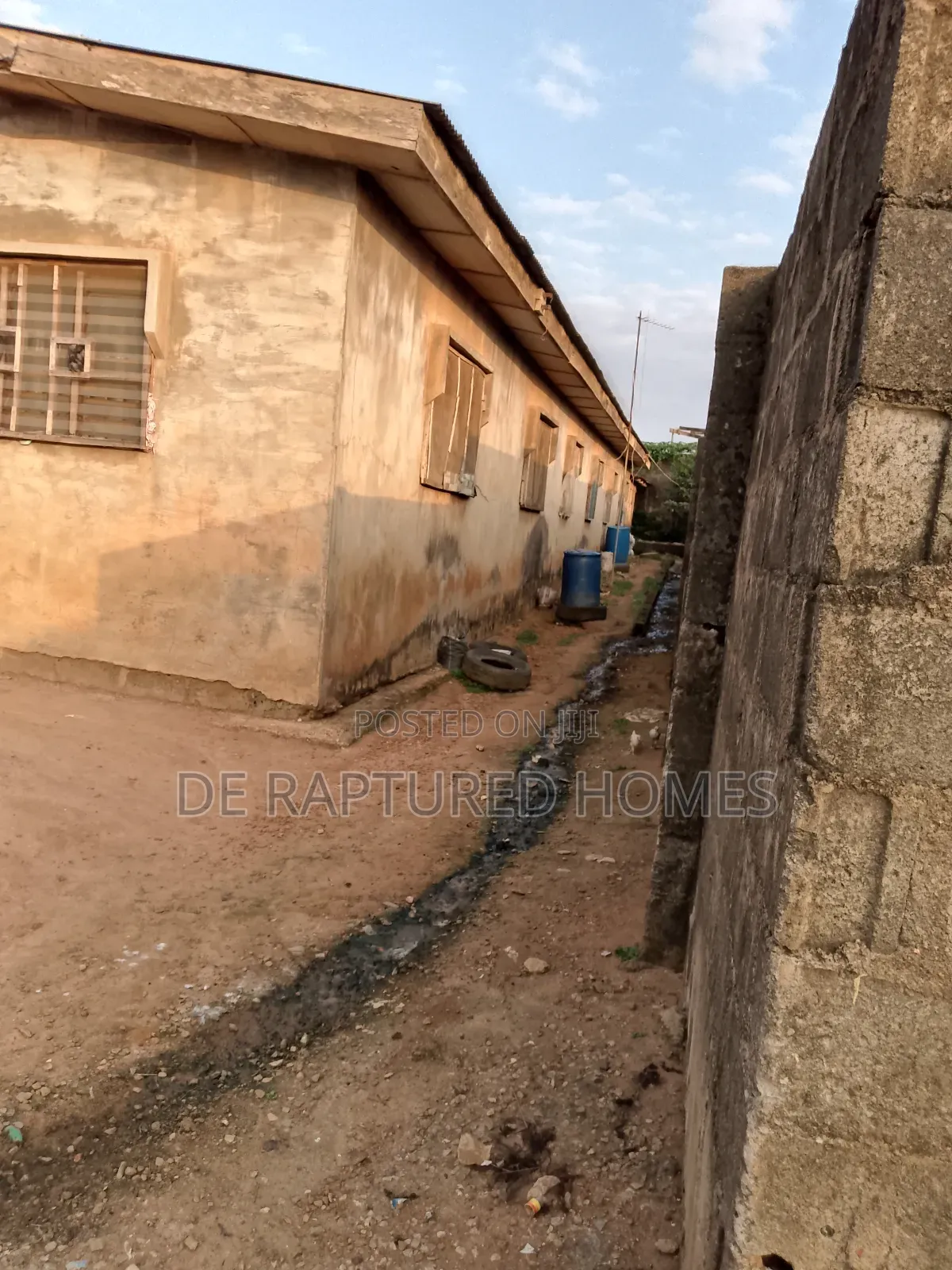 14bdrm House in Ayobo for sale in Ayobo