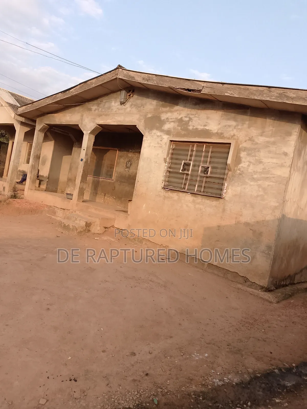 14bdrm House in Ayobo for sale in Ayobo