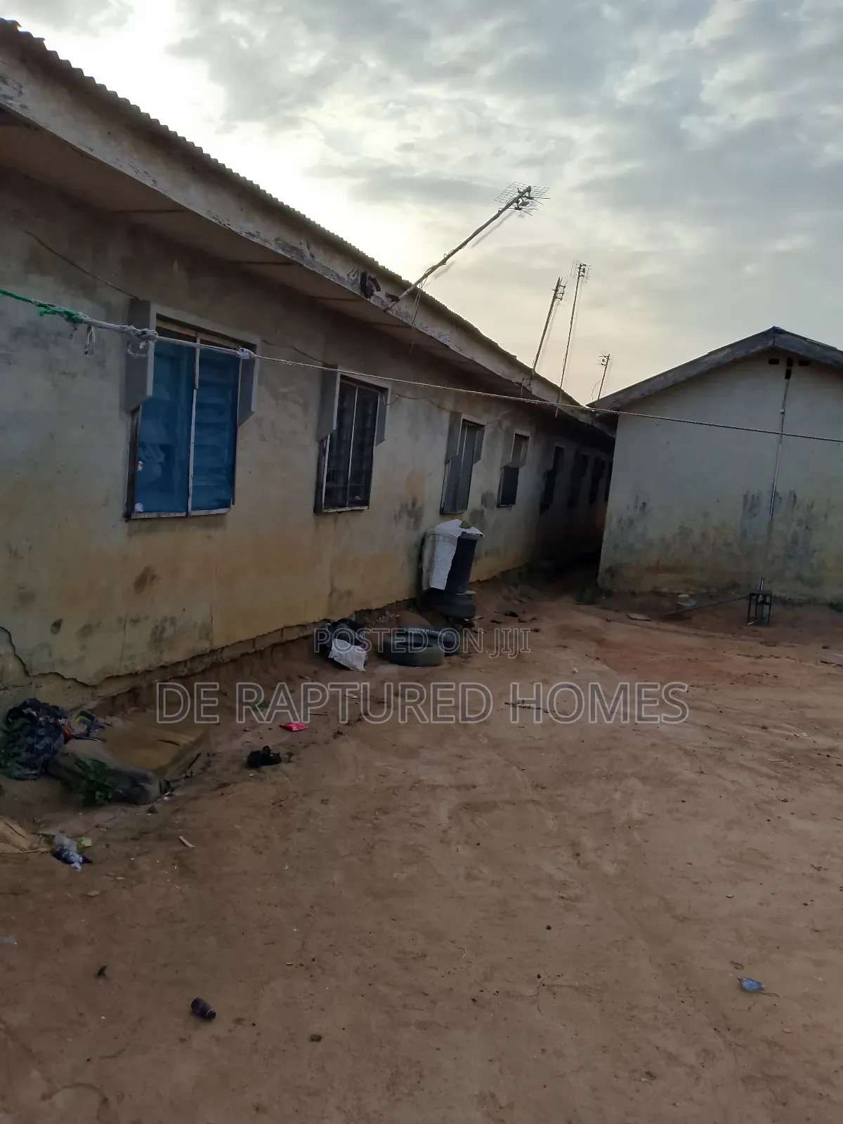 14bdrm House in Ayobo for sale in Ayobo