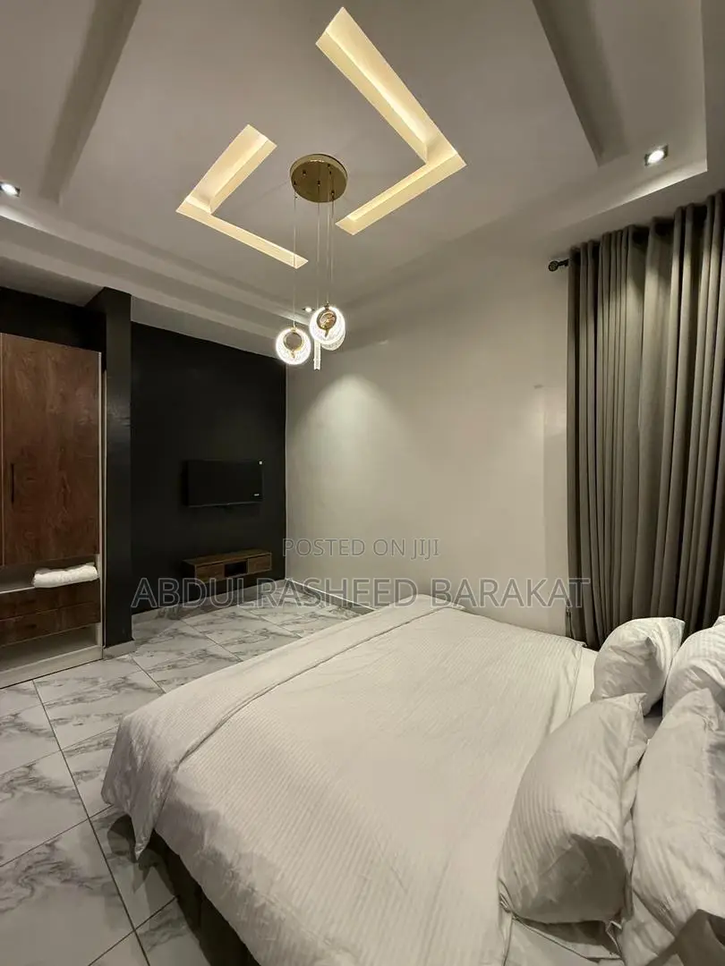 Luxury Two Bedroom With Pool Gym Balcony in Ikate