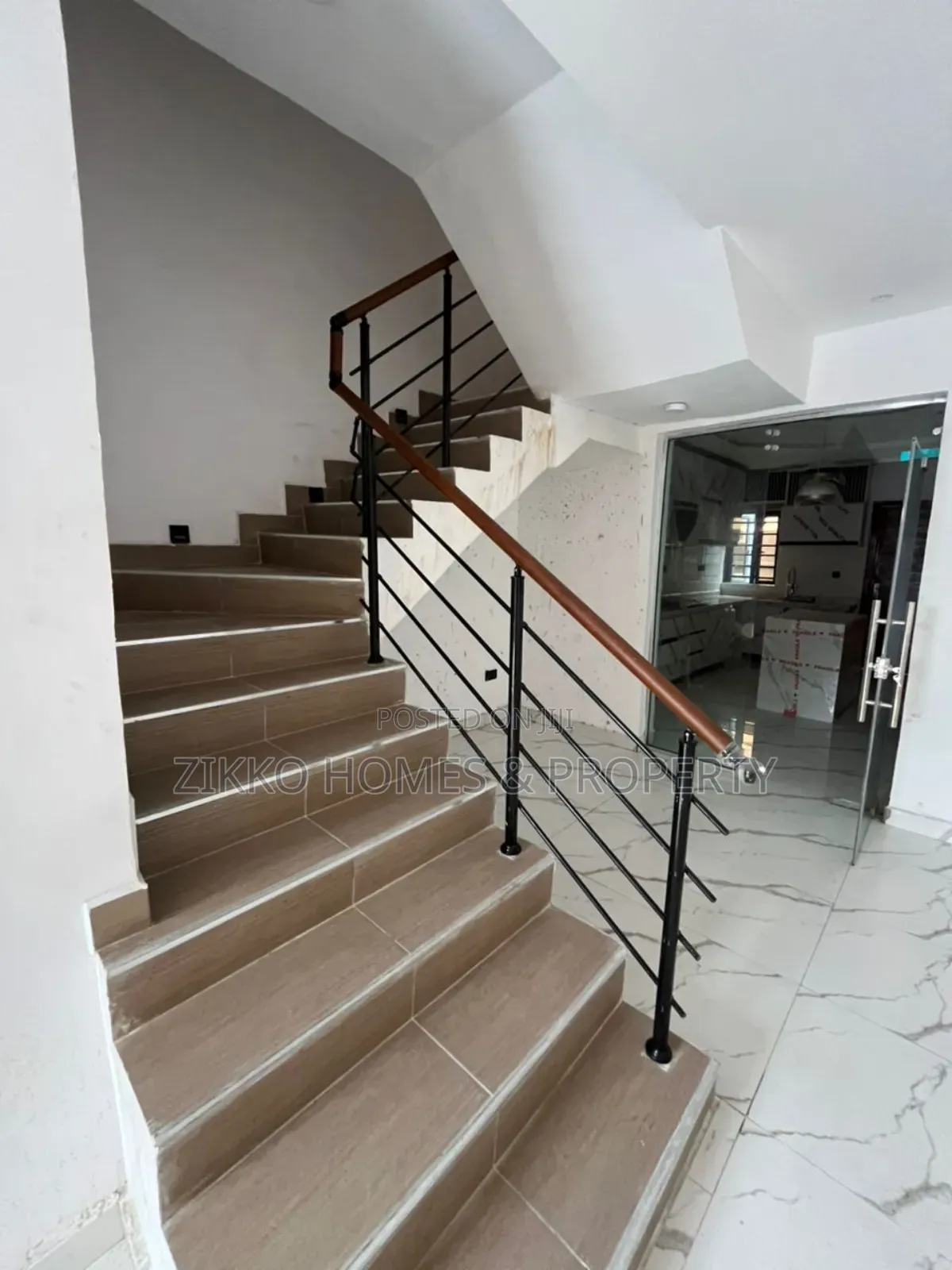 3bdrm Townhouse/Terrace in Ikota, Lekki for sale in Lekki