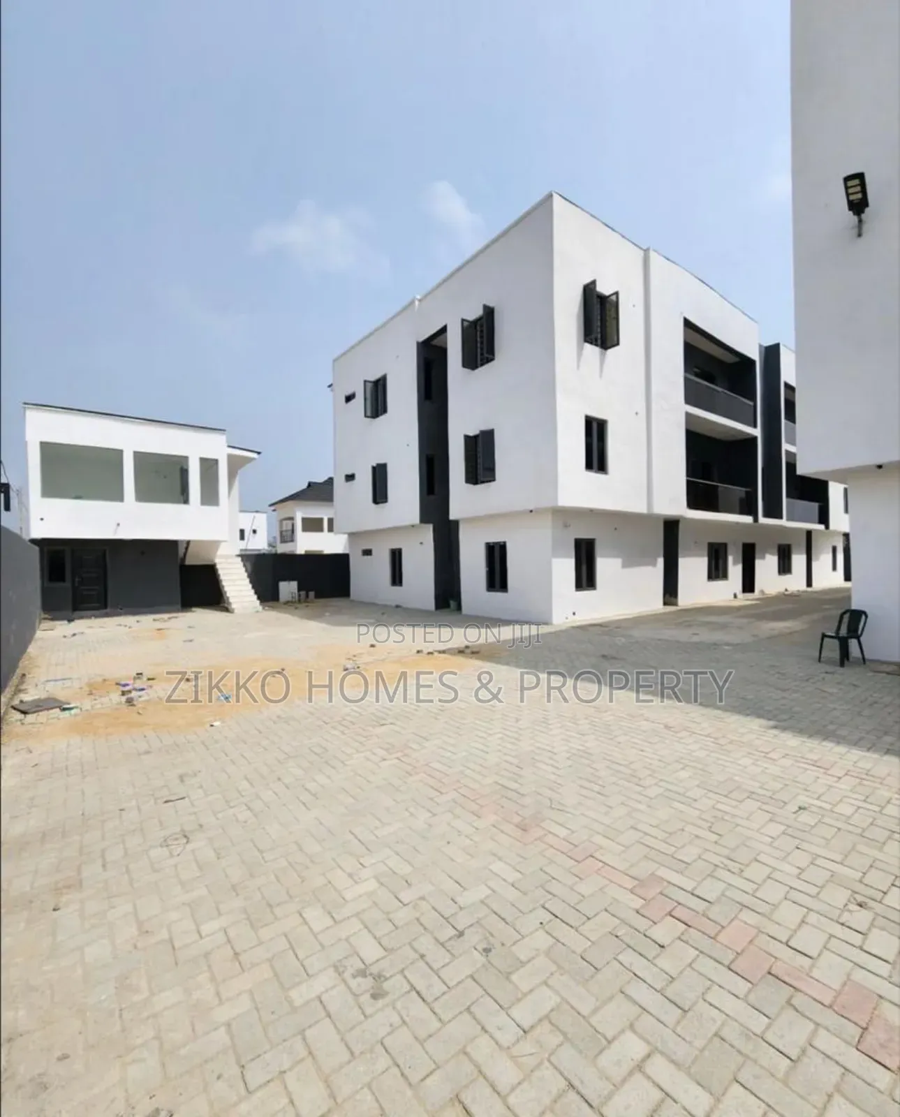 3bdrm Apartment in Ikota Gra, Lekki for sale in Lekki