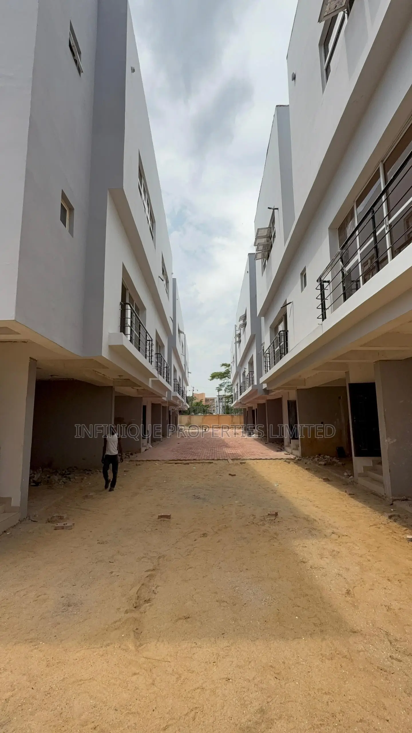 4bdrm Townhouse/Terrace in Awolowo Road for Sale in Awolowo Road