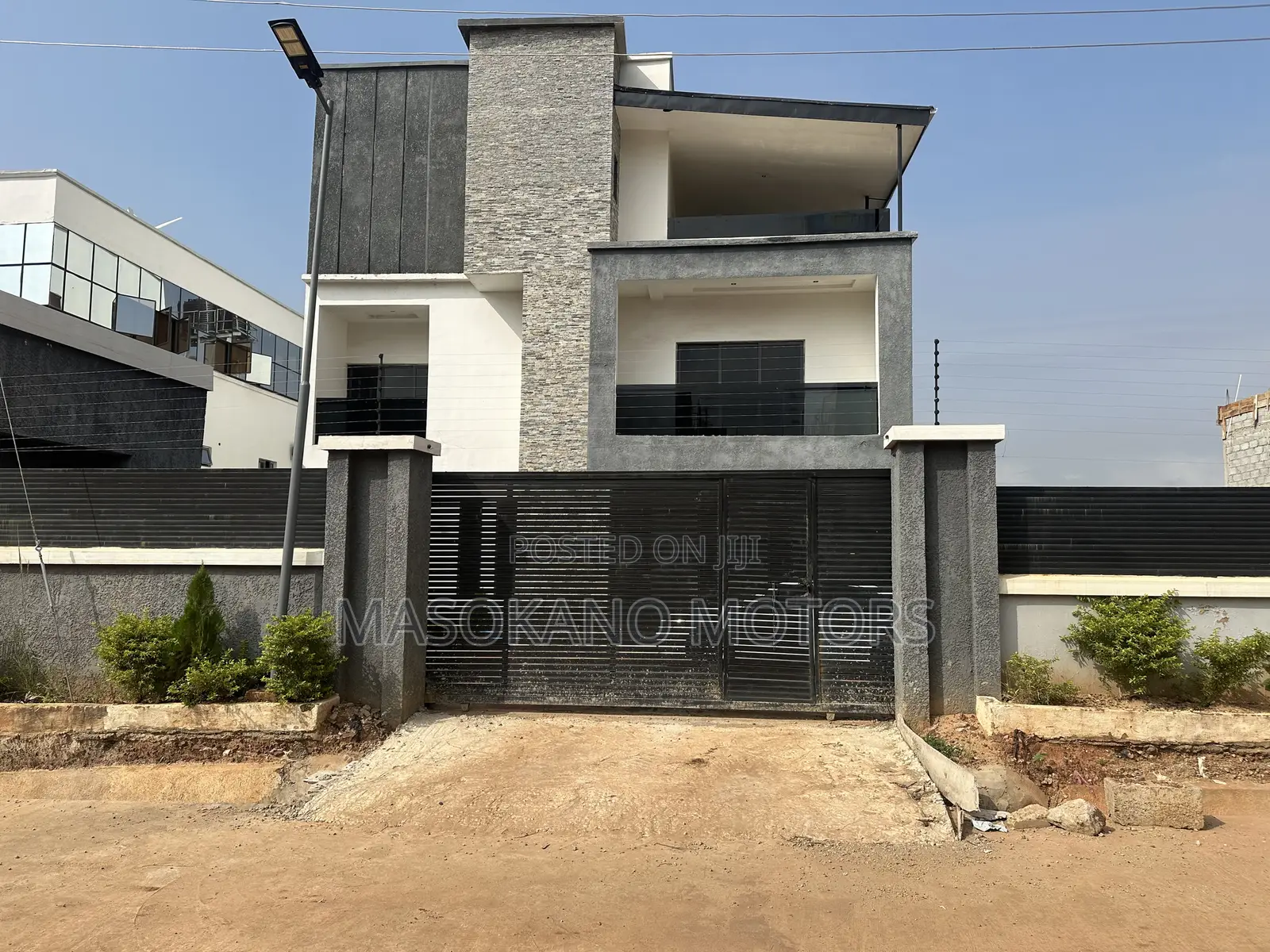6bdrm Townhouse/Terrace in Ochacho Estate, Life Camp for Sale in Life Camp