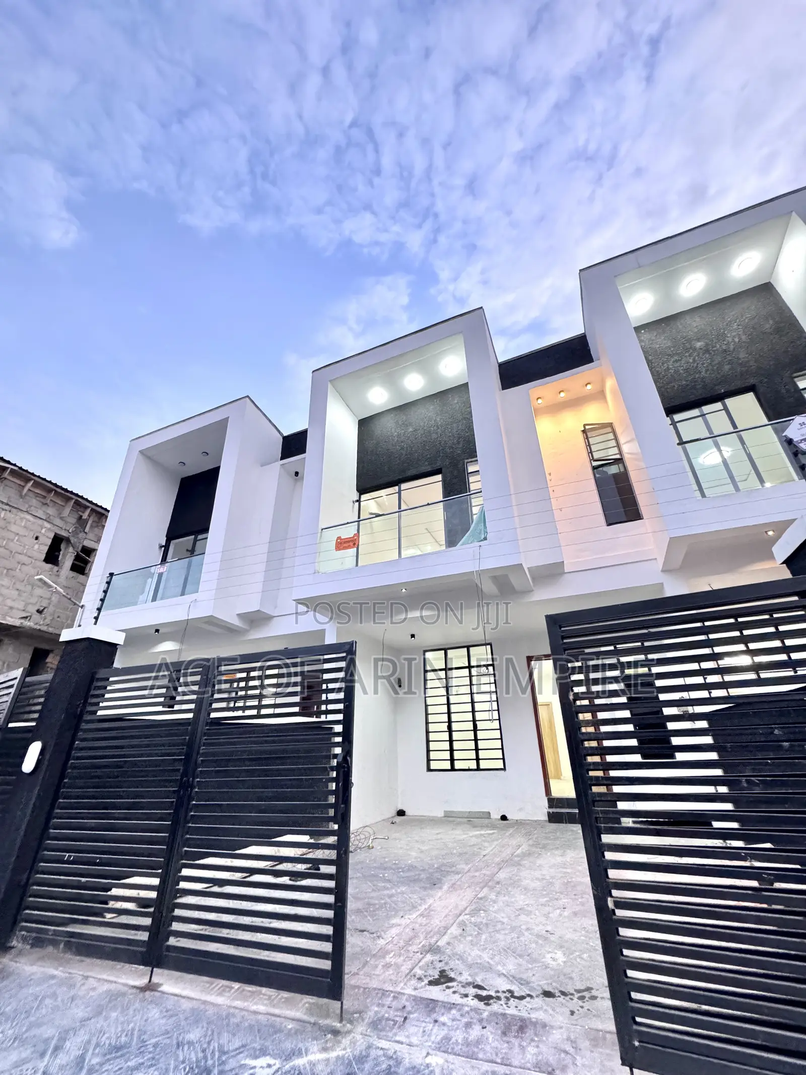 4bdrm Duplex in Ikota for sale in Ikota