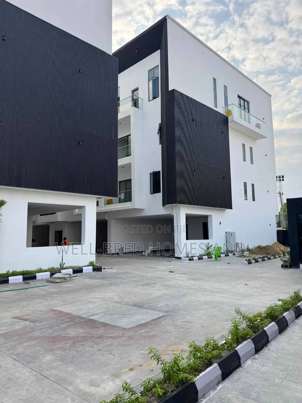 4bdrm Duplex in Ikate for sale in Ikate