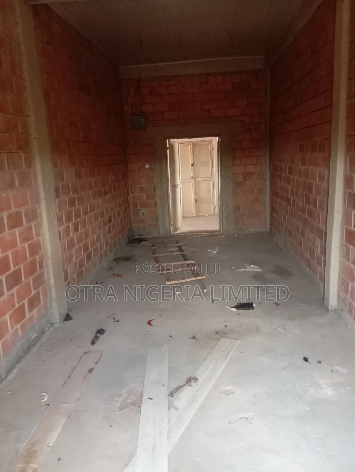 Large Storage Unit in Kaura