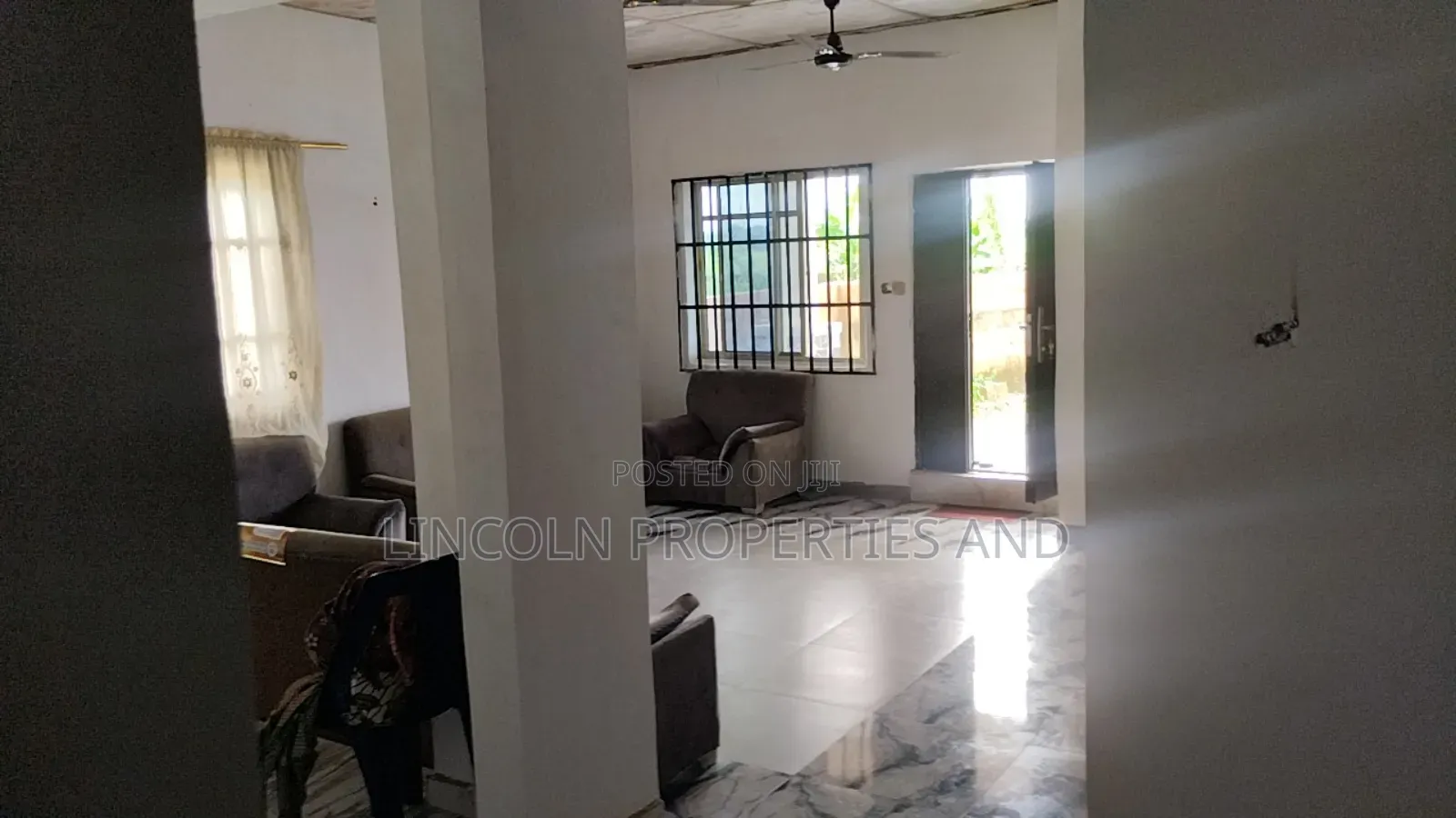 4bdrm Block of Flats in Aka Road By Owut Uta, Uyo for sale in Uyo