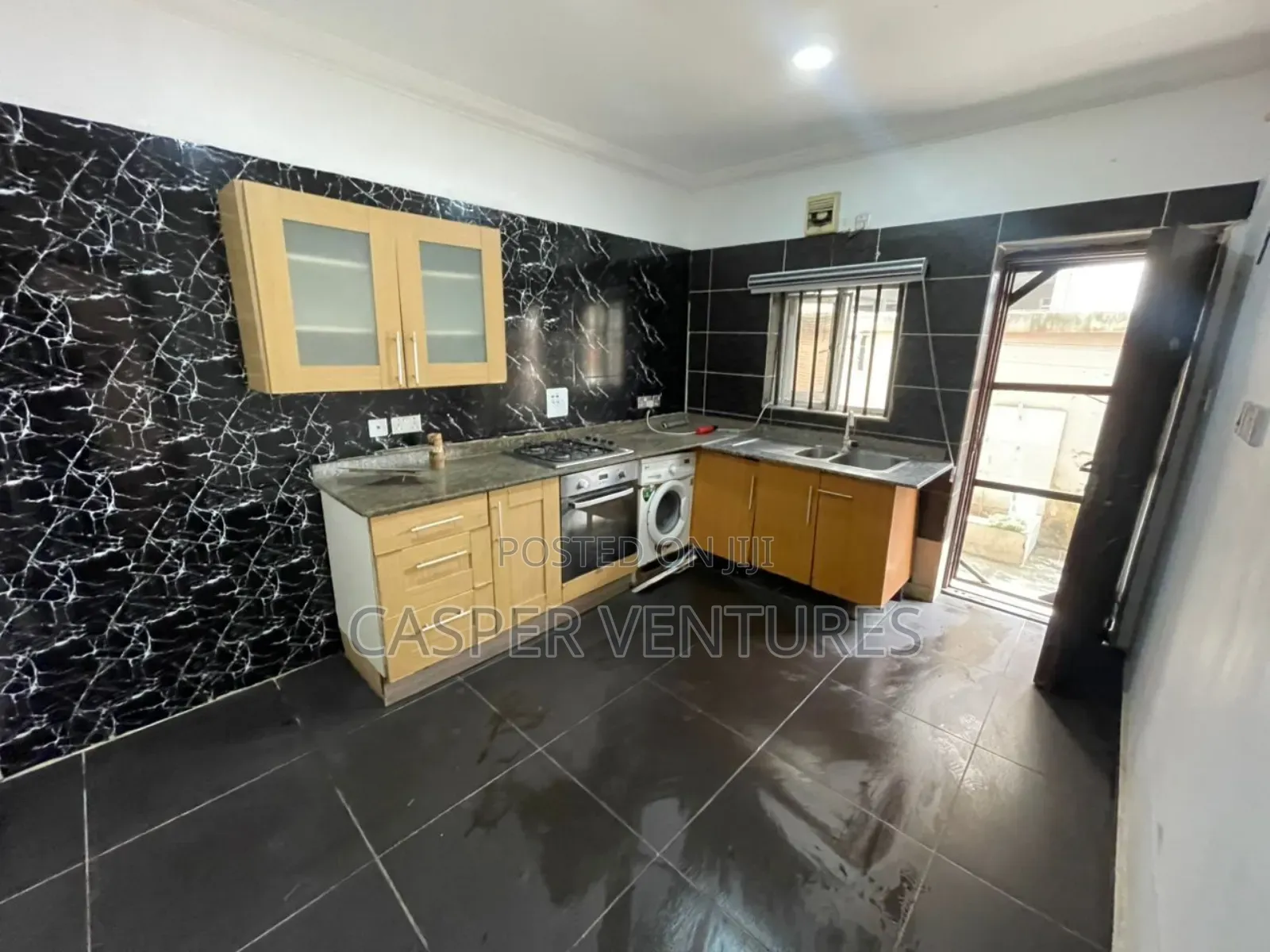 4bdrm Duplex in Osapa for sale in Osapa london