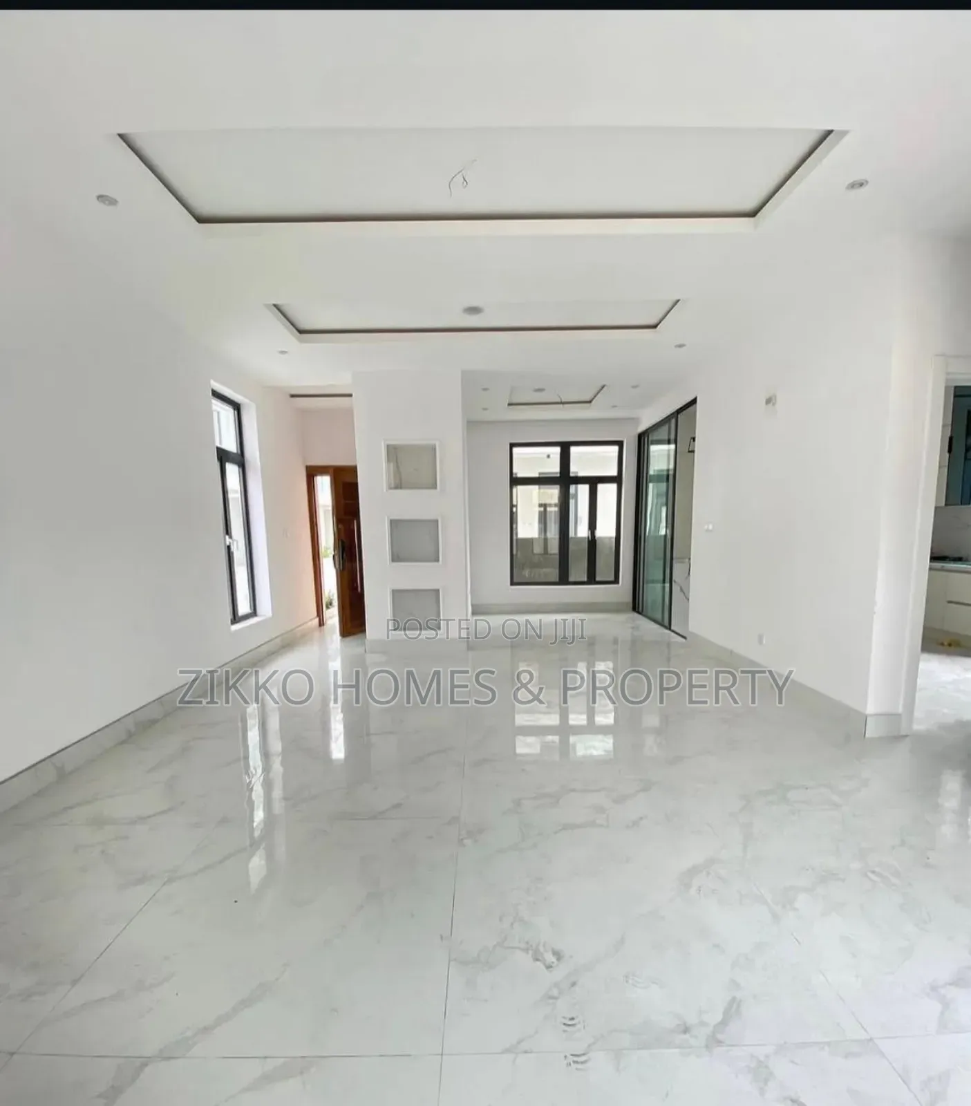 5bdrm Duplex in Lekki for sale in Lekki Phase 1
