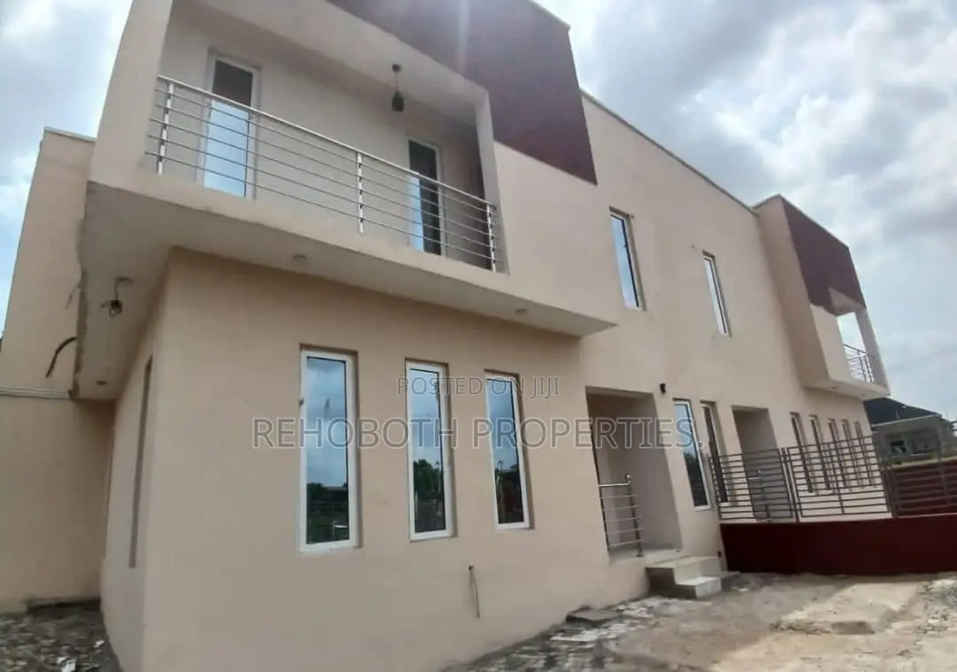 4bdrm Duplex in Jericho, Ibadan for sale in Ibadan