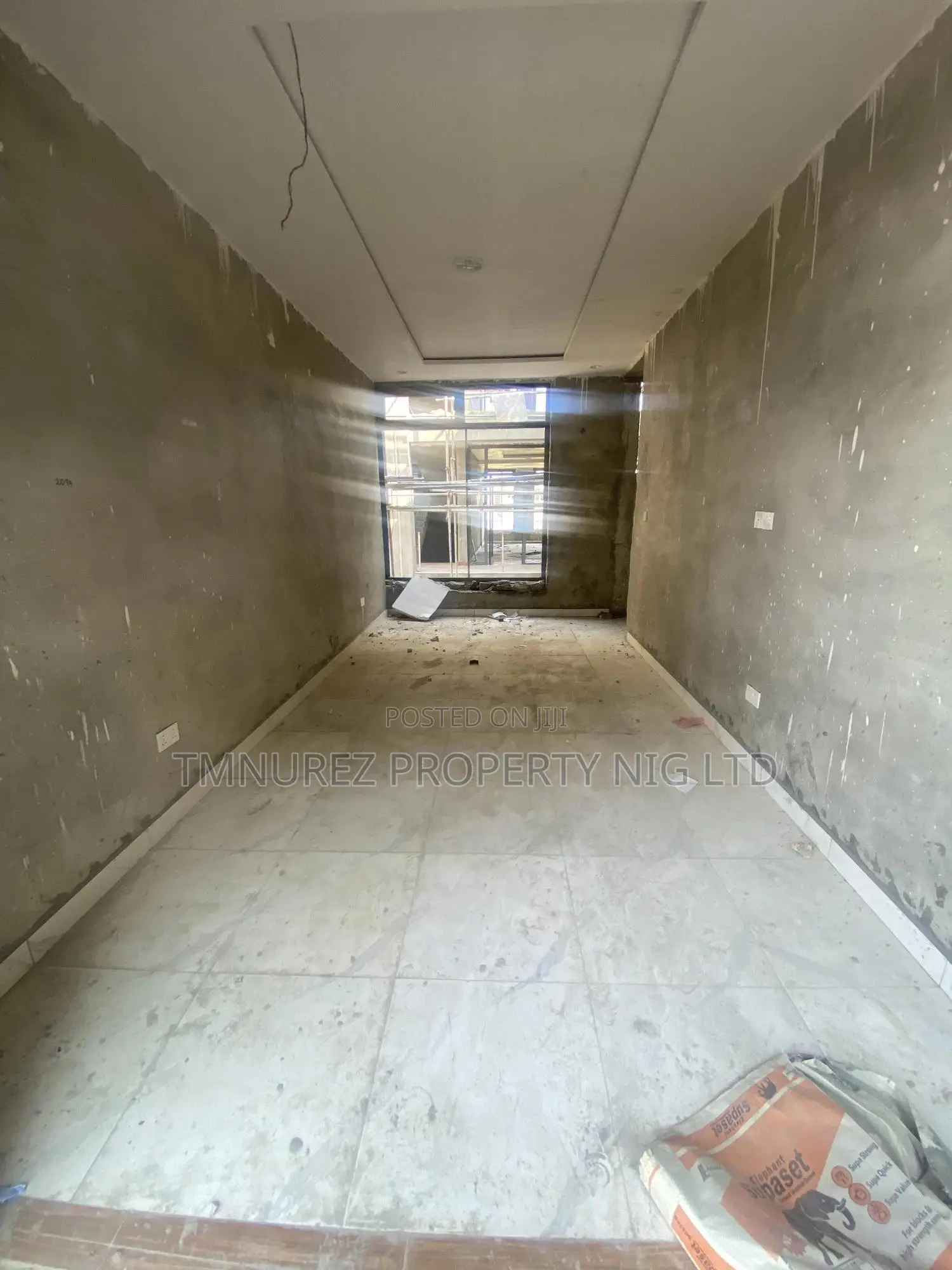25sqm of Shop for Sale in Orchid Road in Chevron