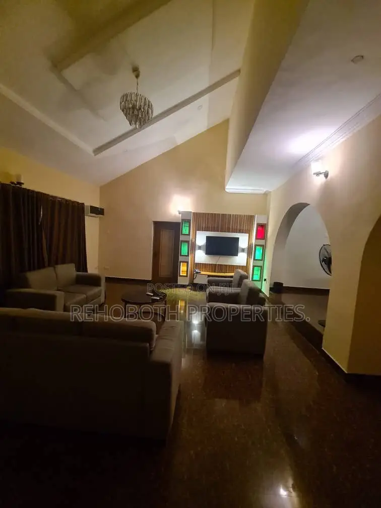 5bdrm Duplex in Kolapo Ishola, Ibadan for sale in Ibadan