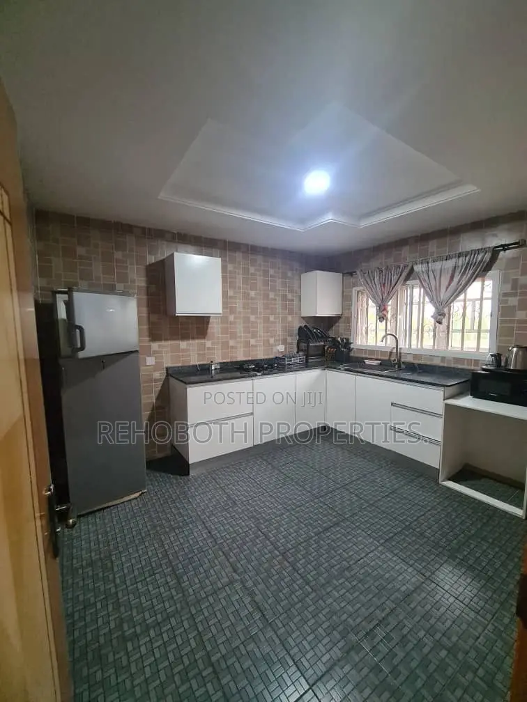 5bdrm Duplex in Kolapo Ishola, Ibadan for sale in Ibadan