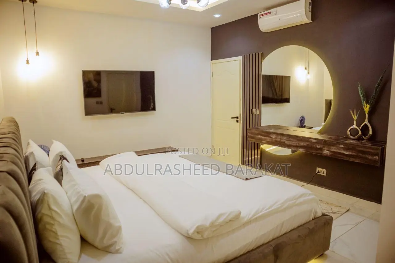 Luxury Three Bedroom With Pool and Gym in Banana Island