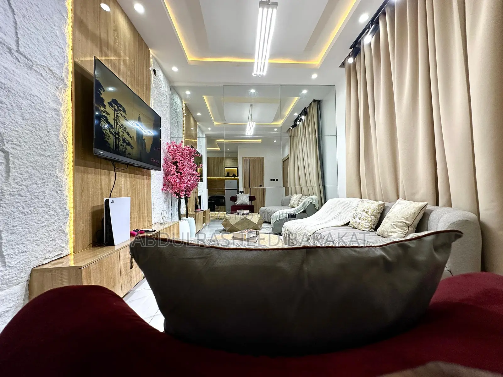 Luxury One Bedroom Apartment With Ps5 Board Games in Ologolo