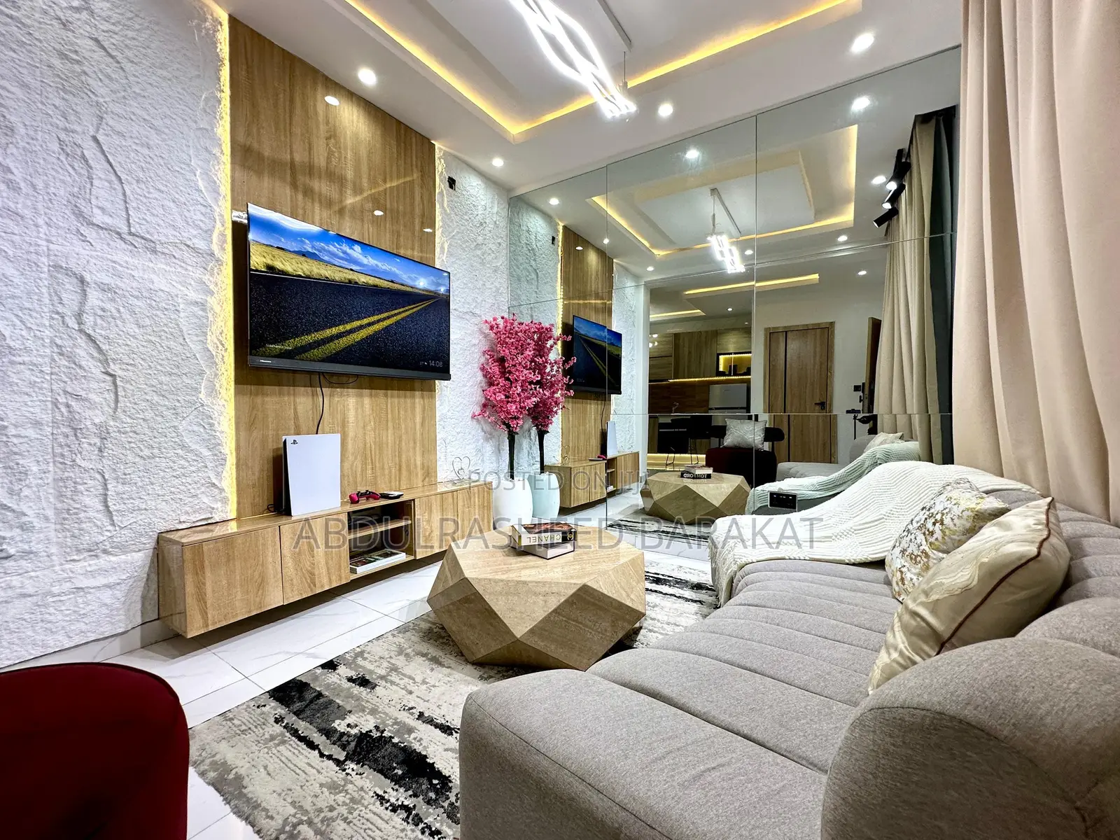 Luxury One Bedroom Apartment With Ps5 Board Games in Ologolo
