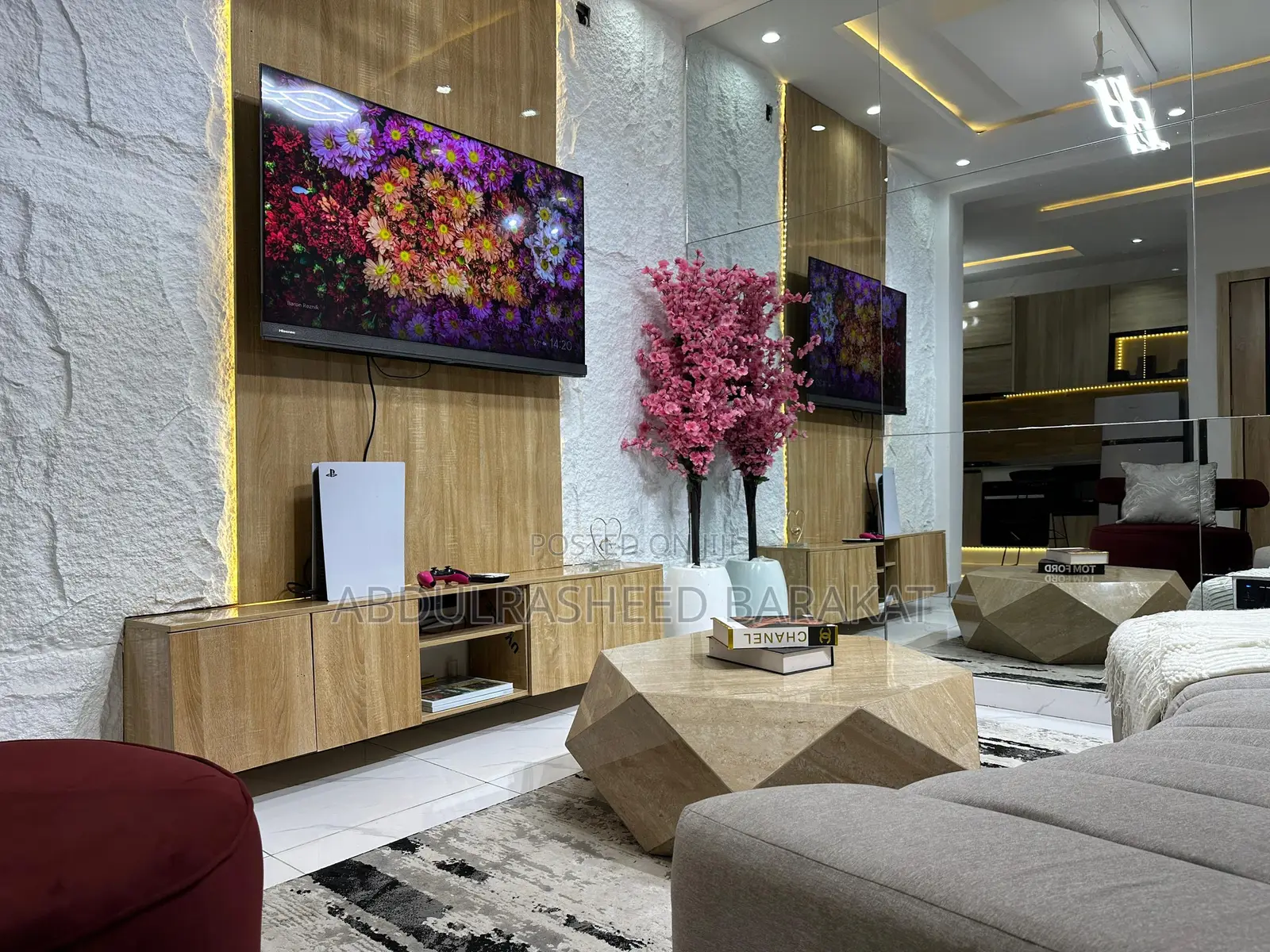 Luxury One Bedroom Apartment With Ps5 Board Games in Ologolo