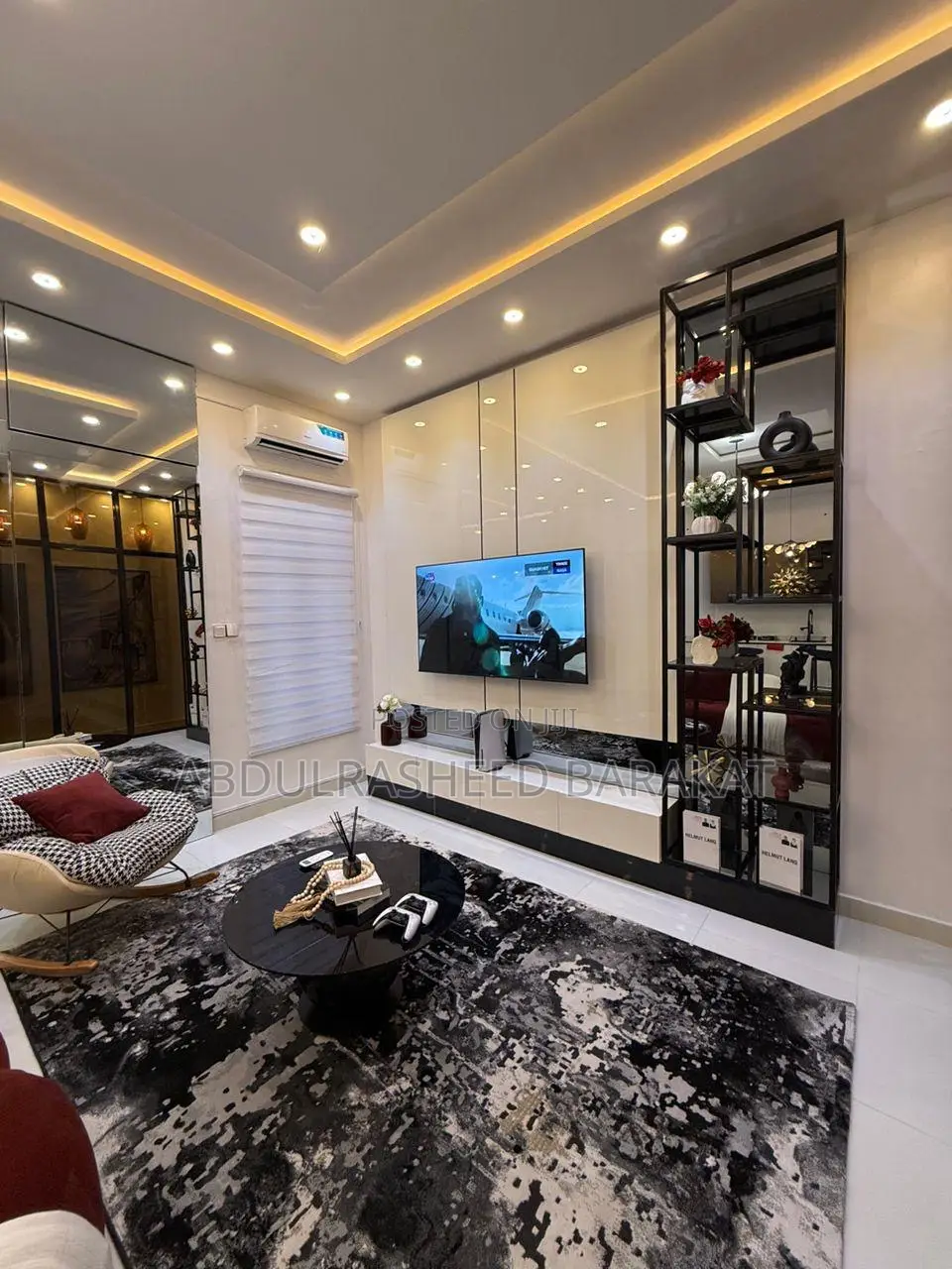 Luxury One Bedroom Apartment With Ps5 in Osapa london