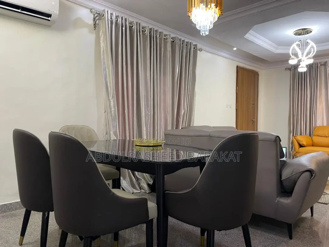 Luxury Three Bedroom Apartment in Maryland