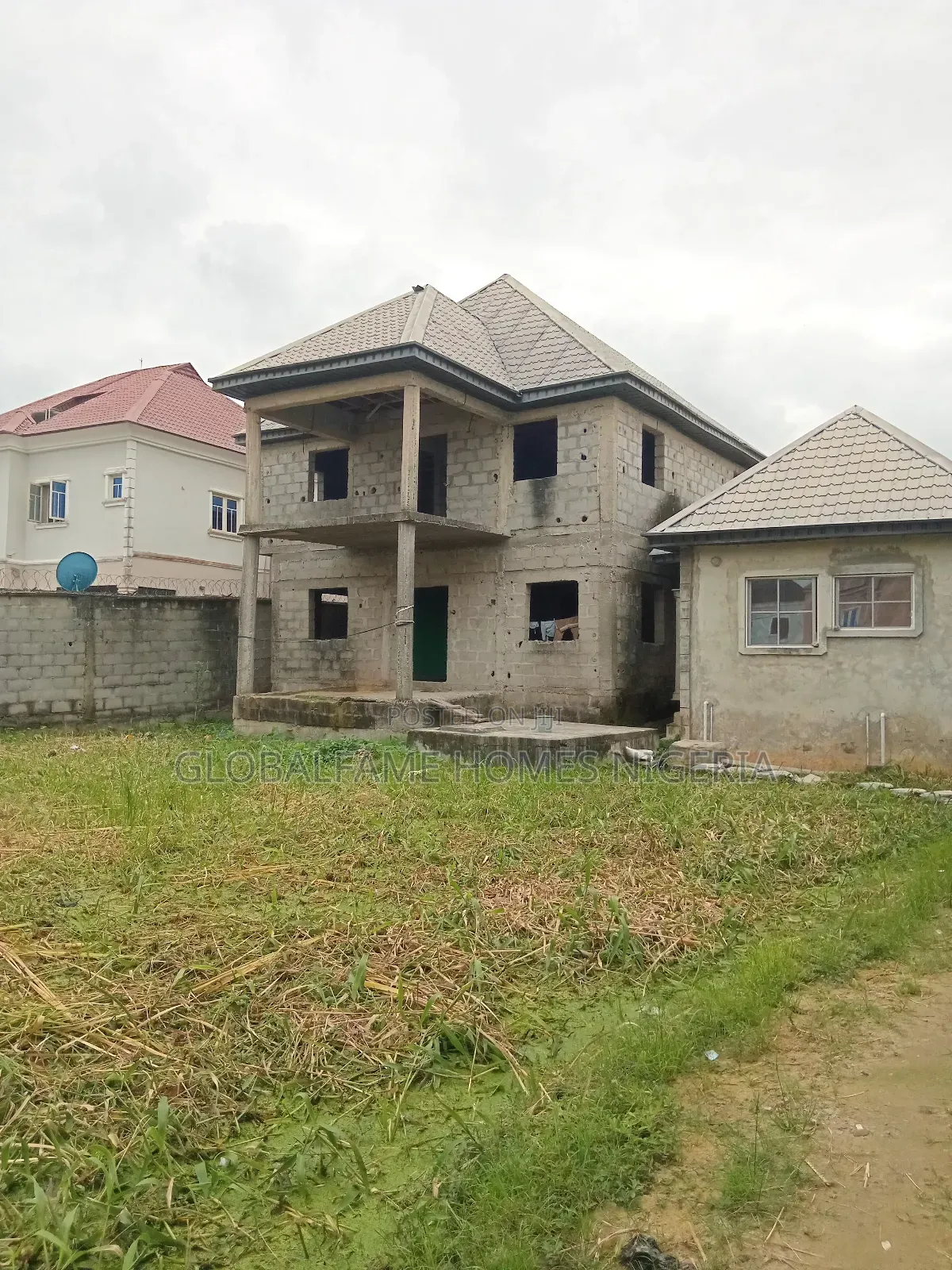 4bdrm Duplex in Kajola Estate, Lakowe for sale in Lakowe